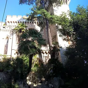 Du Chateau Гостевой дом